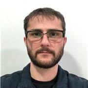 Podemos trabajar juntos en ejercicios de gramática, vocabulario y conversación para que te sientas más seguro al usar alemán